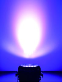 18*10w Rgbw 4in1 IP65はズームレンズのデジタル表示装置が付いている屋外LEDの標準ライトを防水します