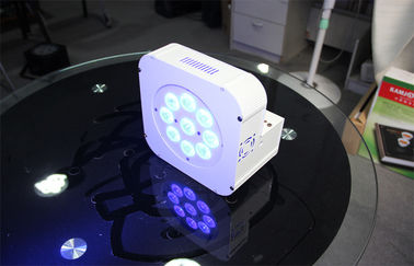 電池式の 12 x 15w RGBWA 無線 LED の標準は軽い高い発電 LED の平らな標準を缶詰にします