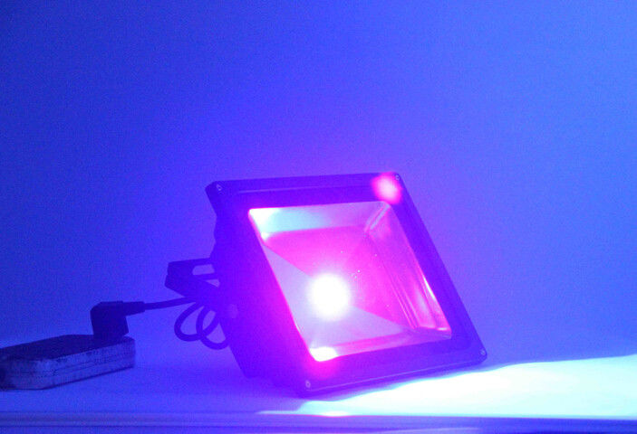 20w 紫外線屋外の黒い銀は洪水ライト 1800 を- 2000lm 120° 保証 2 年の導きました